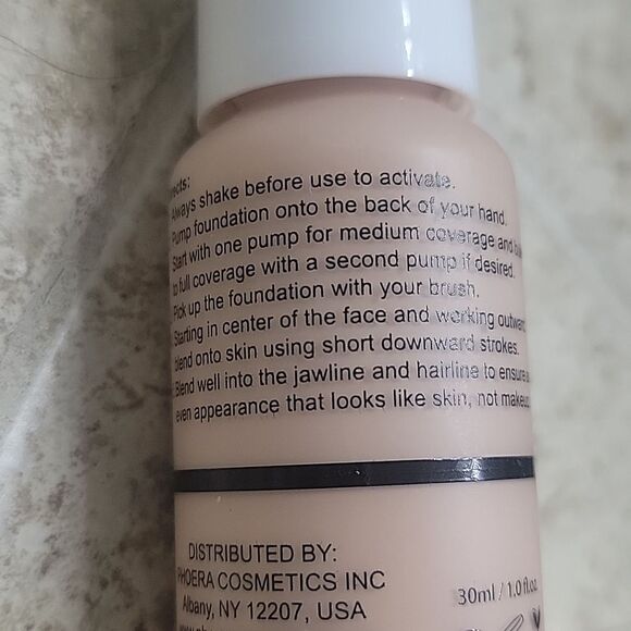 101 porcelain soft matte finish foundation base 30ml phoera - Picture 3 of 8